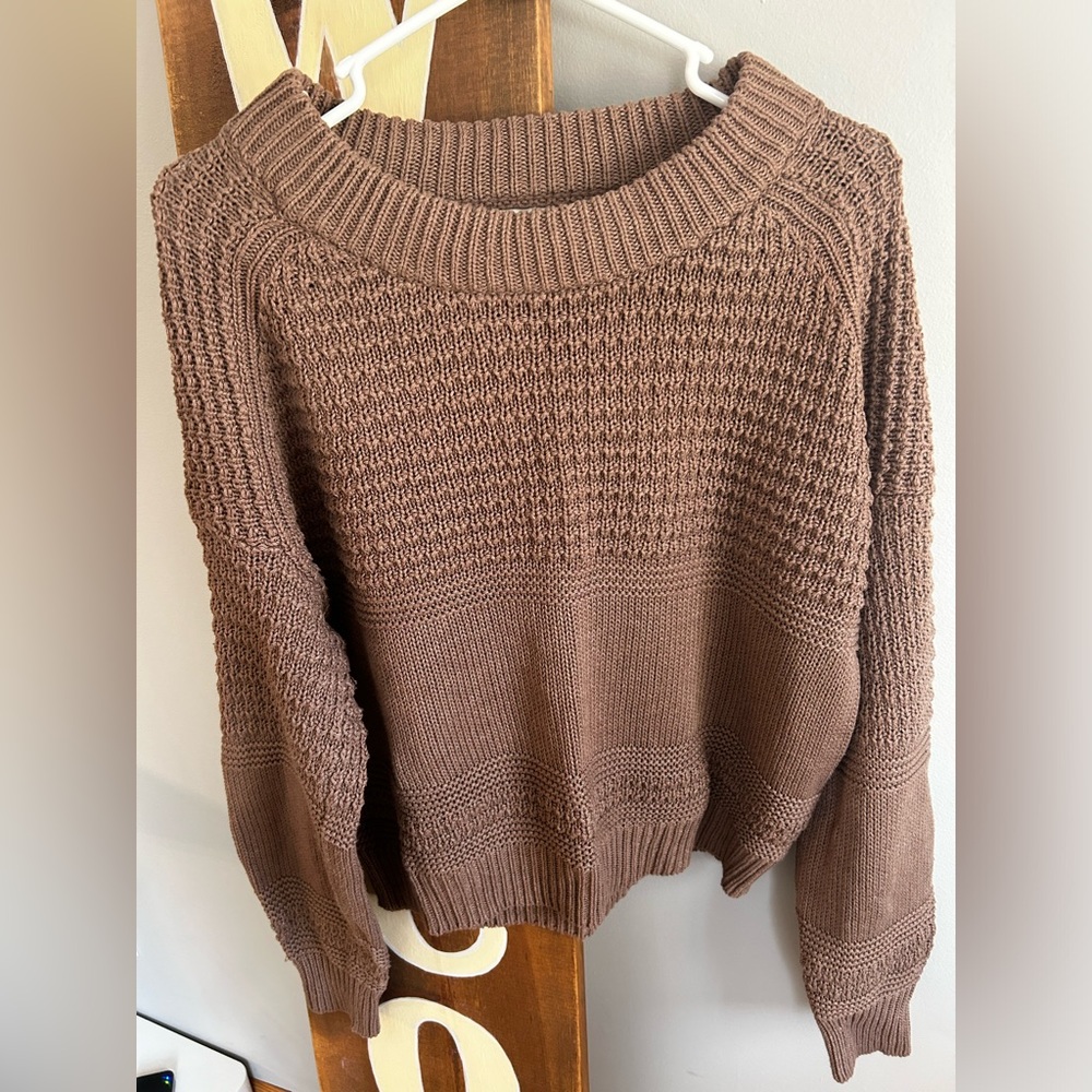 Women’s Universal Thread brown cropped sweater size xxl (fits more like a large)